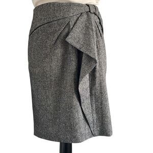 EUC! Banana Republic Black White Tweed Side Drape Skirt - Size 2